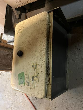 Vintage Metal Bread Box