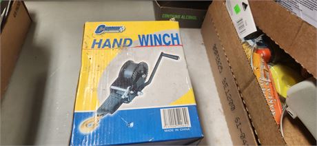 Pro Industrial Tools 1000 Pound Hand Winch