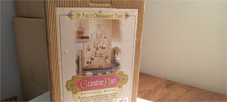 Grandeur Noel 19 Piece Ornament Tree