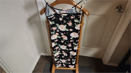 Small Size Spaghetti Strap Dress. Not Sure Of Size.