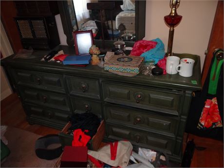 Dresser
