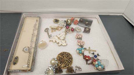 Tray Of Assorted Costume Jewelry