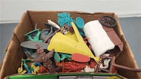 Lot Of Plastic Cowboys & Indians Toys