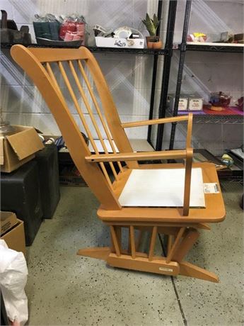 Ultramotion by Dutailier Rocker Glider