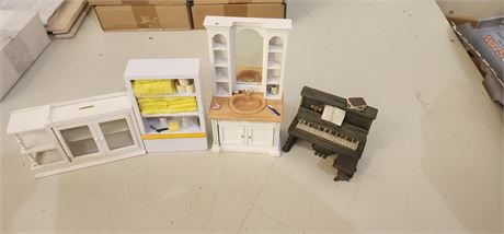 Misc Dollhouse Decor