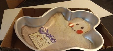 Wilton Playful Ghost Cake Pan