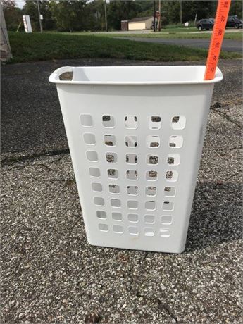 Sterilite Sorting Hamper