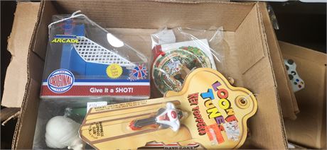 Looney Tunes Key Toppers & Various Collectible Items
