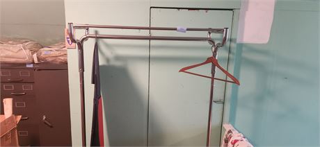 Clothing rack