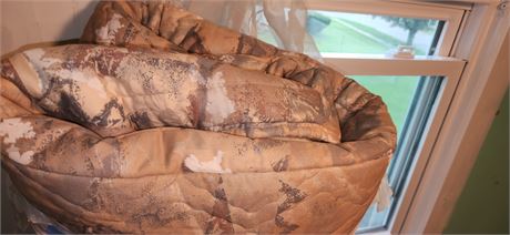 Large bedspread and mattress cover