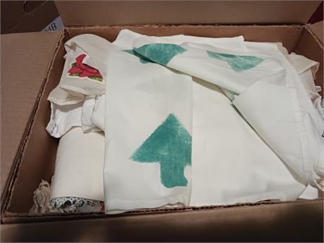 box of linens or tablecloths?