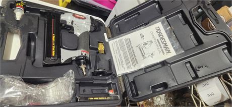 Brad nailer NEW