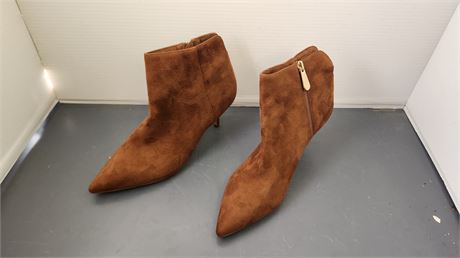 Charles Boots. Size 7 1/2M