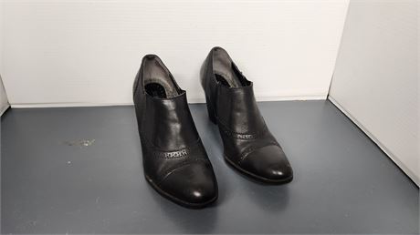 St. John's Bay Women's Shoes. Size 8 1/2M