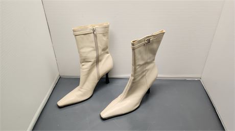 Gianni Bini Boots. Size 7 1/2M