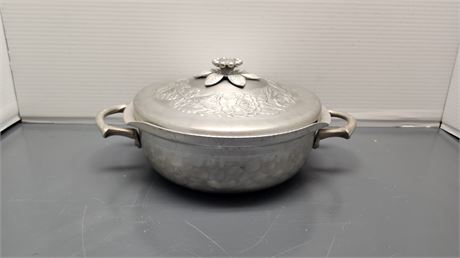 Everlast Forged Aluminum Metal Floral Round Casserole Dish