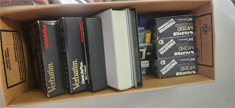Vintage Computer Mini Disc & Misc. Items