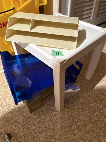 Plastic Table, Organizers