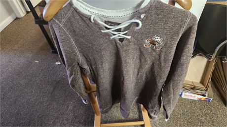 Cleveland Browns Long Sleeve Knit Shirt. Size M