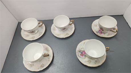 Tea Cups & Saucers