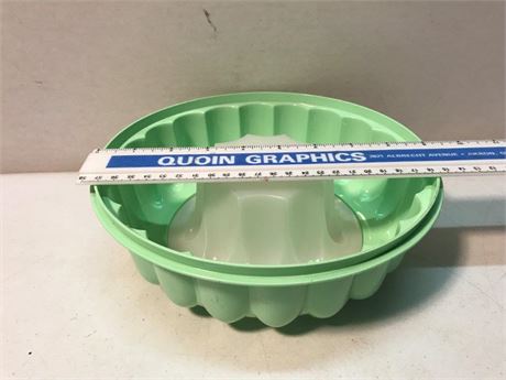 Tupperware Bundt Cake Mold