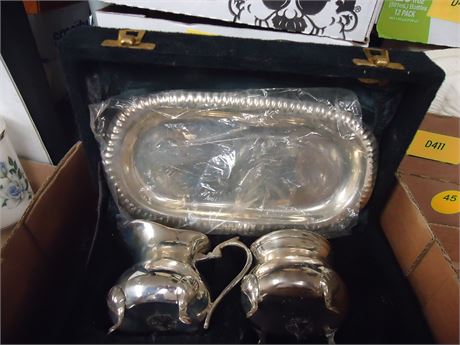 International Silver Co. Silver Plated Tray Set