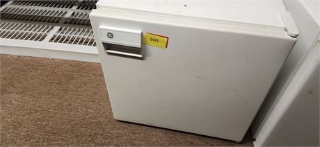 Small refrigerator, works