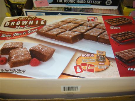 Perfect Brownie Pan Set