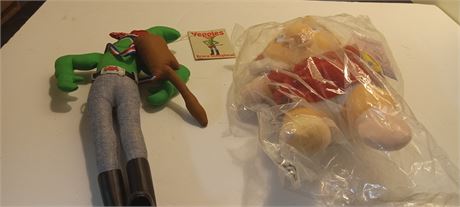 Veggies Bruce Stringbean Plush & Miss Piggy Plush Toys