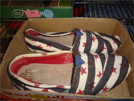 Womens shoes size 7.5