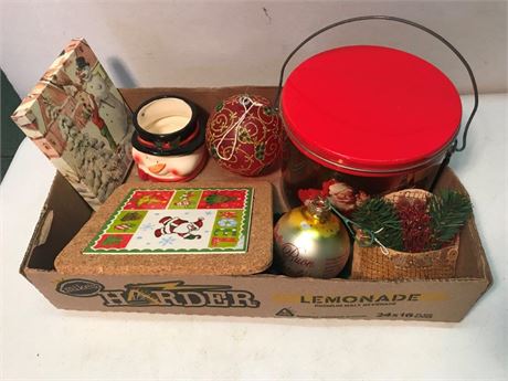 Flat of Christmas Misc.