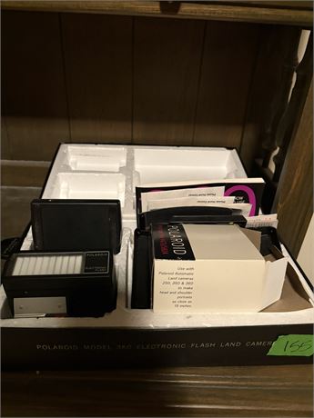 Polaroid Charger, Flash