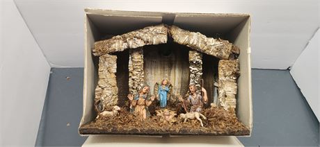 Vintage Hand Painted & Hand Crafted Italian Nativity Set