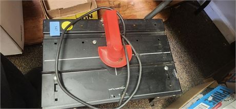 Router & Table