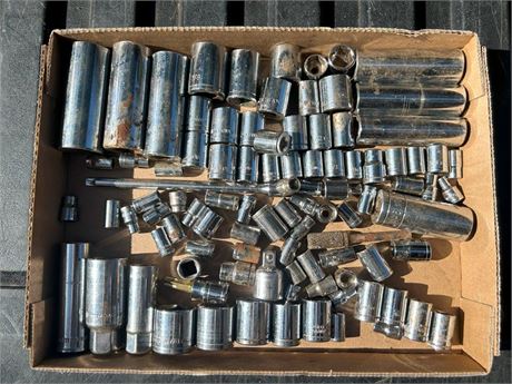 (RESALE) Flat of Sockets