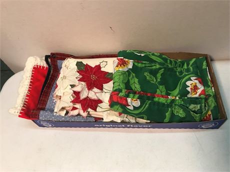 Flat of Christmas Runners & Placemats
