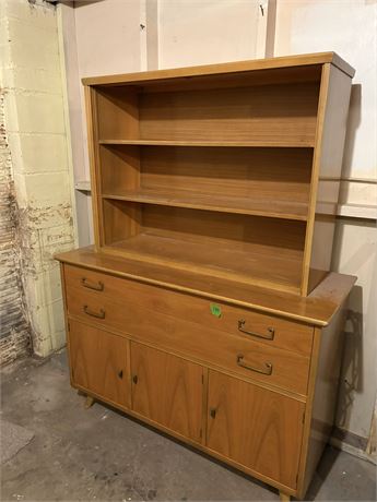 Vingtage Brickwede Dresser