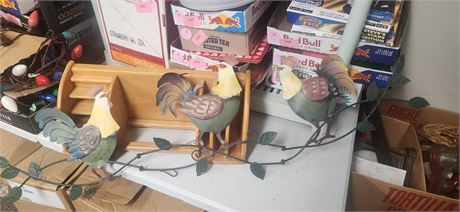 Metal Rooster Decoration & Wood Rack