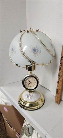 Clock Lamp. Clock Does Work
