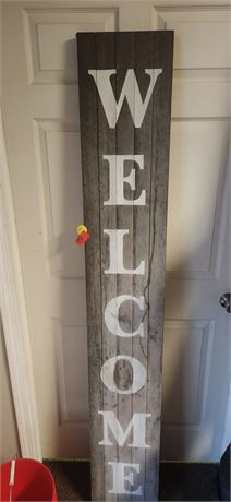 Tall welcome sign