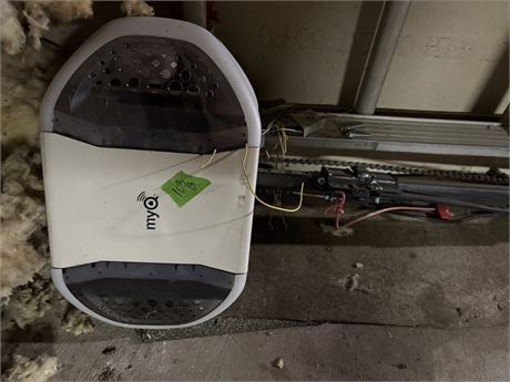 Garage Door Opener (Works, needs remote)
