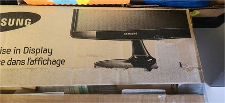 Samsung LCD Monitor