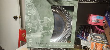 Wilton Armetale Flutes & Pearl Serveware