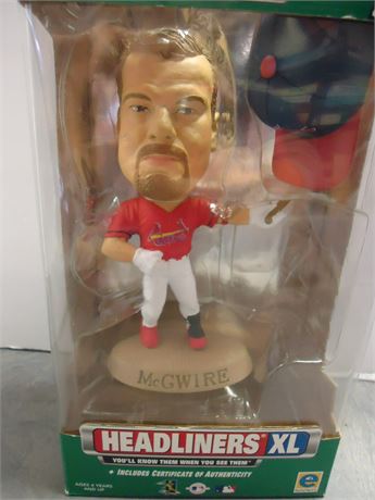 McGwire Headliners XL 1999 Collection Statue