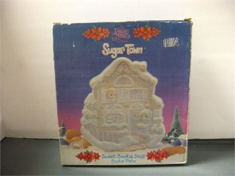 Precious Moments Sugar Town Collectible House