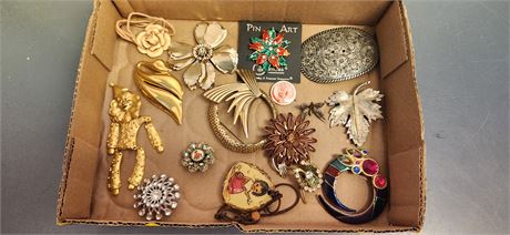 Lot Of  Brooches & Belt Buckle