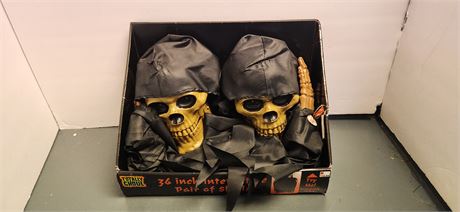 Vintage Totally Ghoul 36in. Interactive Pair Of Skulls Decoration
