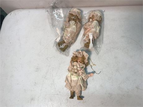 3 Dolls Ornaments