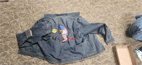 Duluth Trading Blue Jean Jacket With Vietnam Veteran Patch &  Misc. Patches