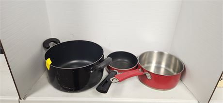 Lot Of Kitchen Pots